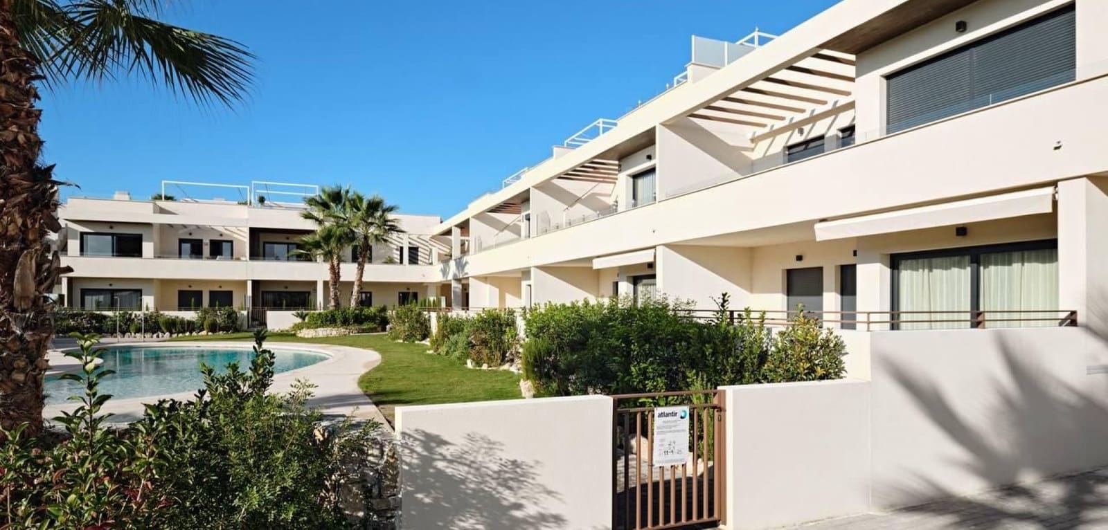 2 soveværelse Lejlighed til salg i Torrevieja med swimmingpool garage - € 379.000 (Ref: 9819014)