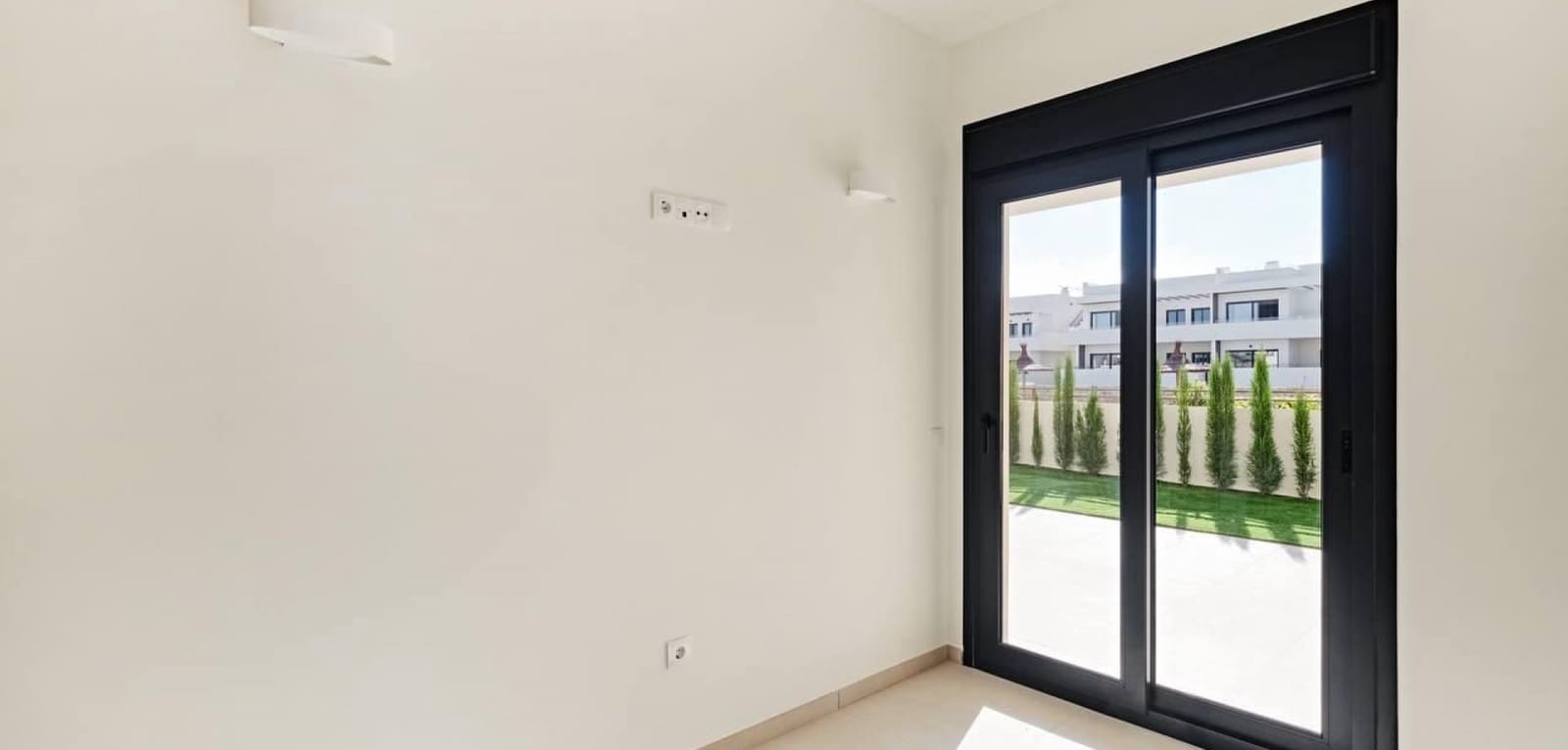 2 soveværelse Lejlighed til salg i Torrevieja med swimmingpool garage - € 379.000 (Ref: 9819014)
