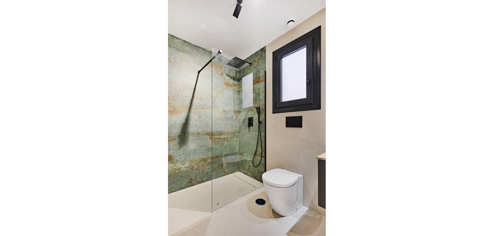 2 soveværelse Lejlighed til salg i Torrevieja med swimmingpool garage - € 379.000 (Ref: 9819014)