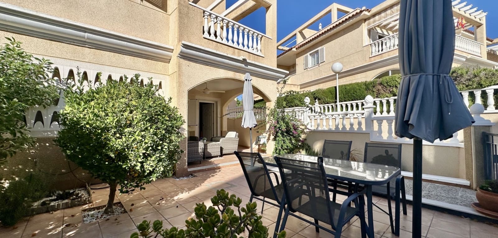 2 slaapkamer Appartement te koop in Orihuela Costa met zwembad - € 249.900 (Ref: 9819015)