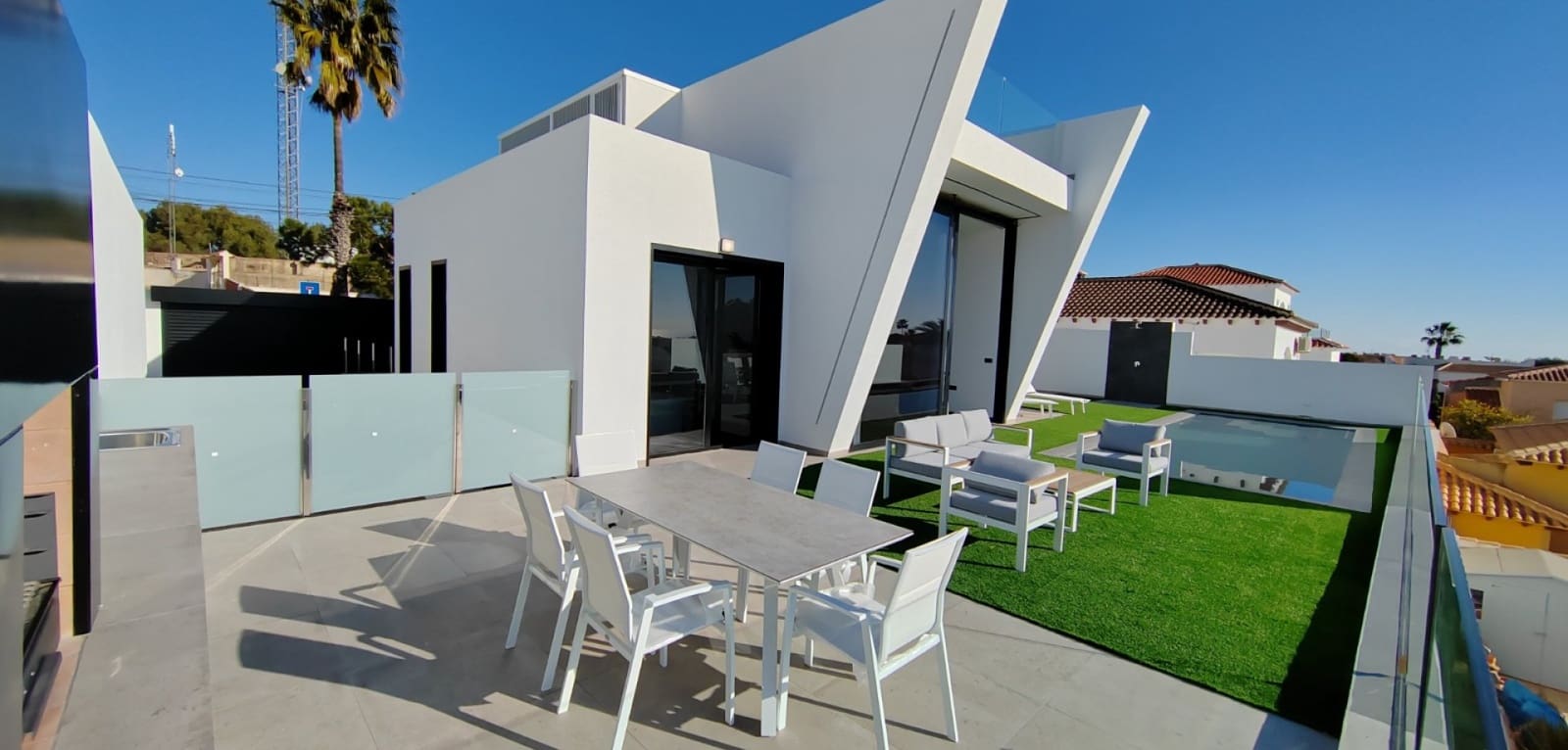 3 bedroom Villa for sale in Torrevieja with pool garage - € 750,000 (Ref: 9819019)