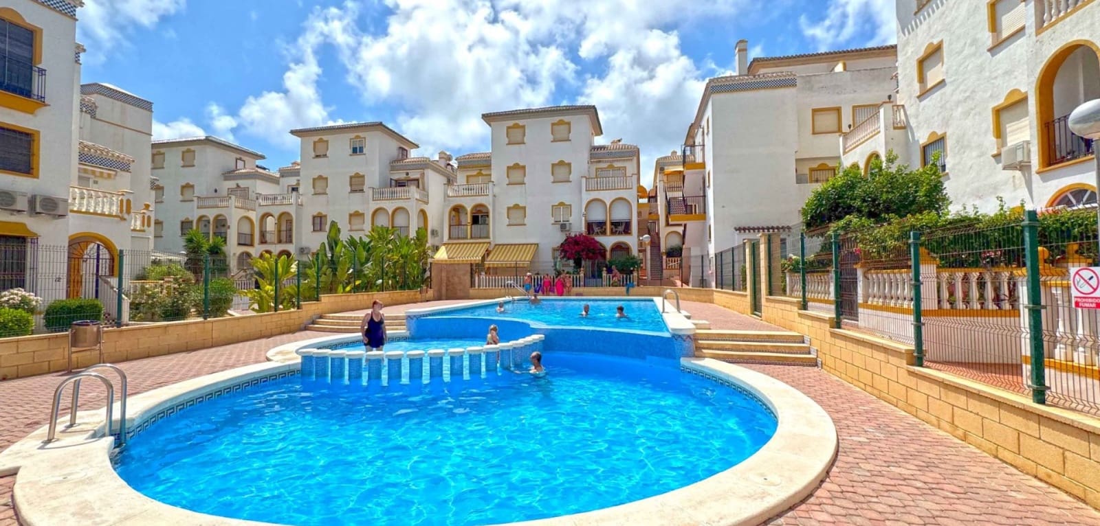 3 Zimmer Apartment zu verkaufen in Torrevieja mit Pool - 269.000 € (Ref: 9819033)