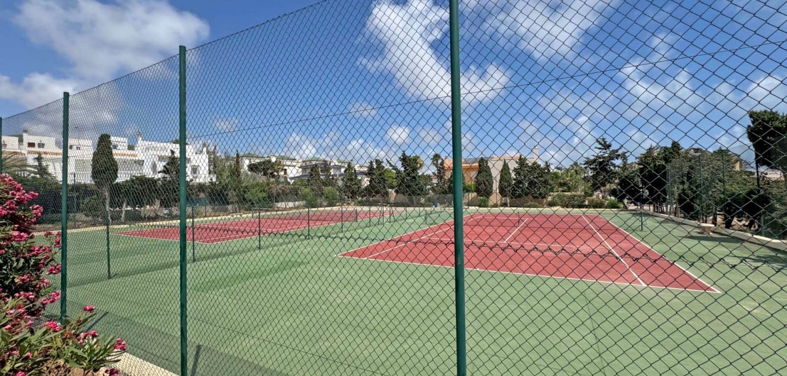 3 Zimmer Apartment zu verkaufen in Torrevieja mit Pool - 269.000 € (Ref: 9819033)
