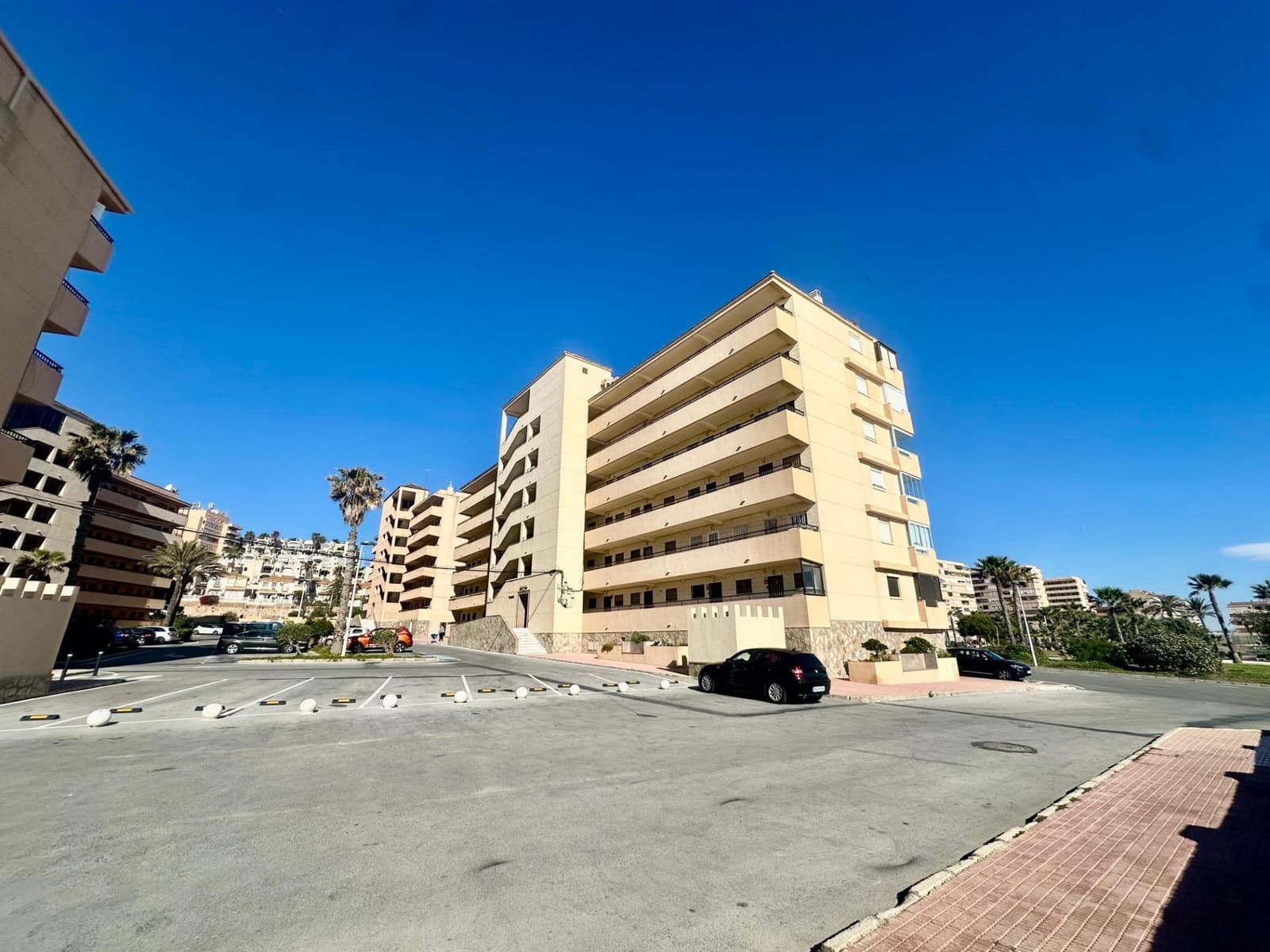 1 soveværelse Lejlighed til salg i Torrevieja - € 139.900 (Ref: 9819045)
