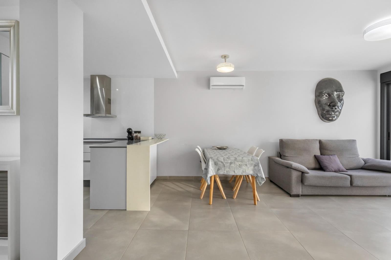2 makuuhuone Bungalow myytävänä paikassa Torrevieja mukana uima-altaan 
autotalli - 269 900 € (Ref: 9819047)
