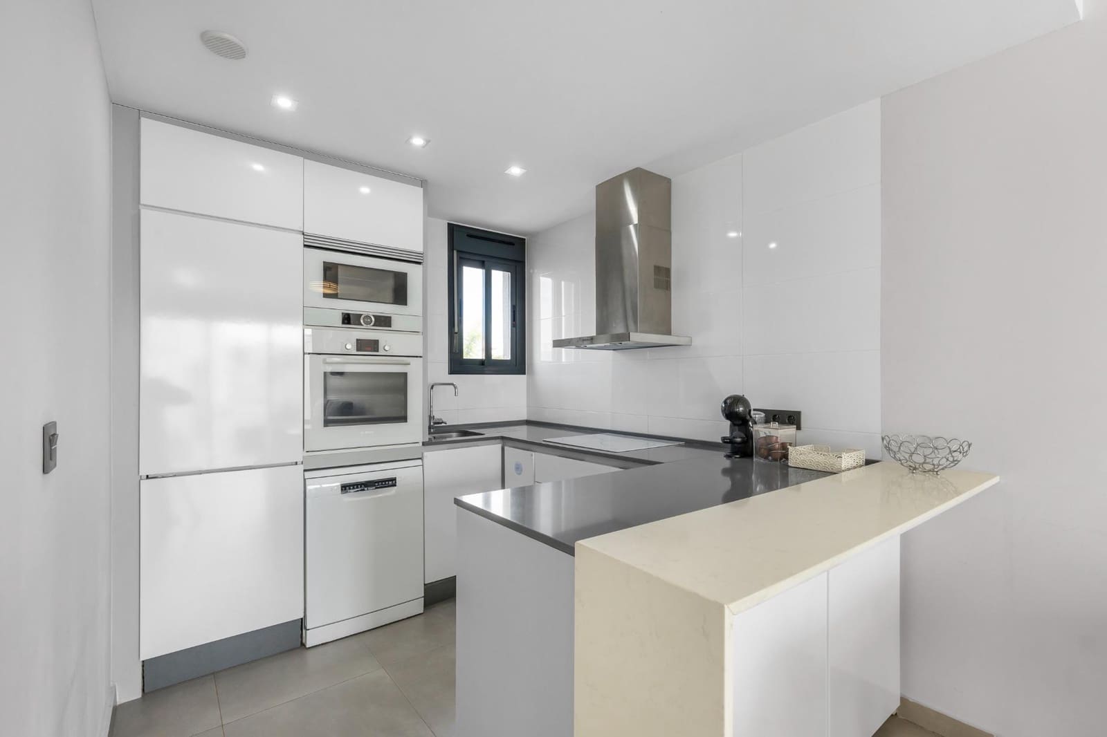 2 makuuhuone Bungalow myytävänä paikassa Torrevieja mukana uima-altaan 
autotalli - 269 900 € (Ref: 9819047)