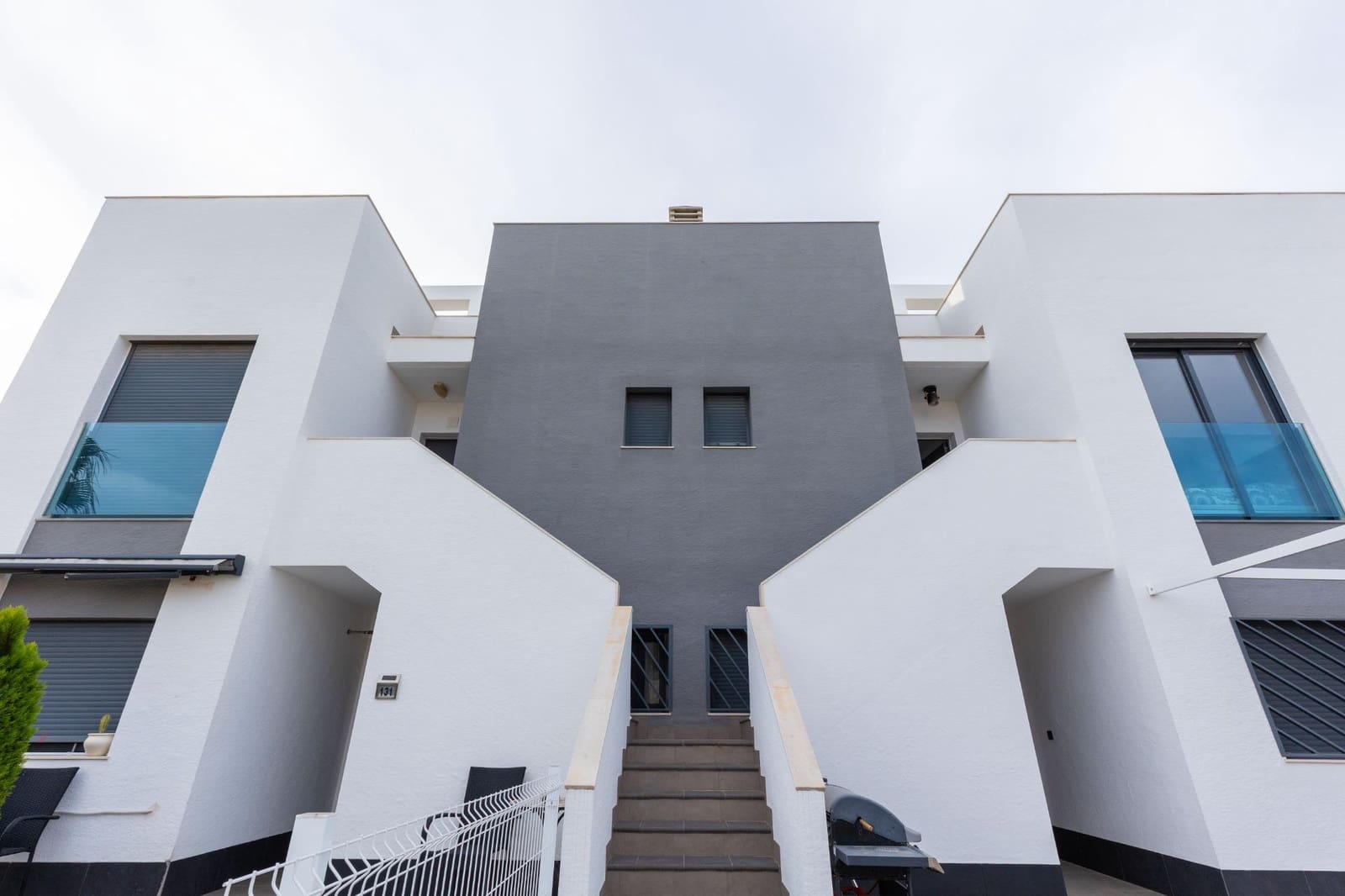 2 makuuhuone Bungalow myytävänä paikassa Torrevieja mukana uima-altaan 
autotalli - 269 900 € (Ref: 9819047)
