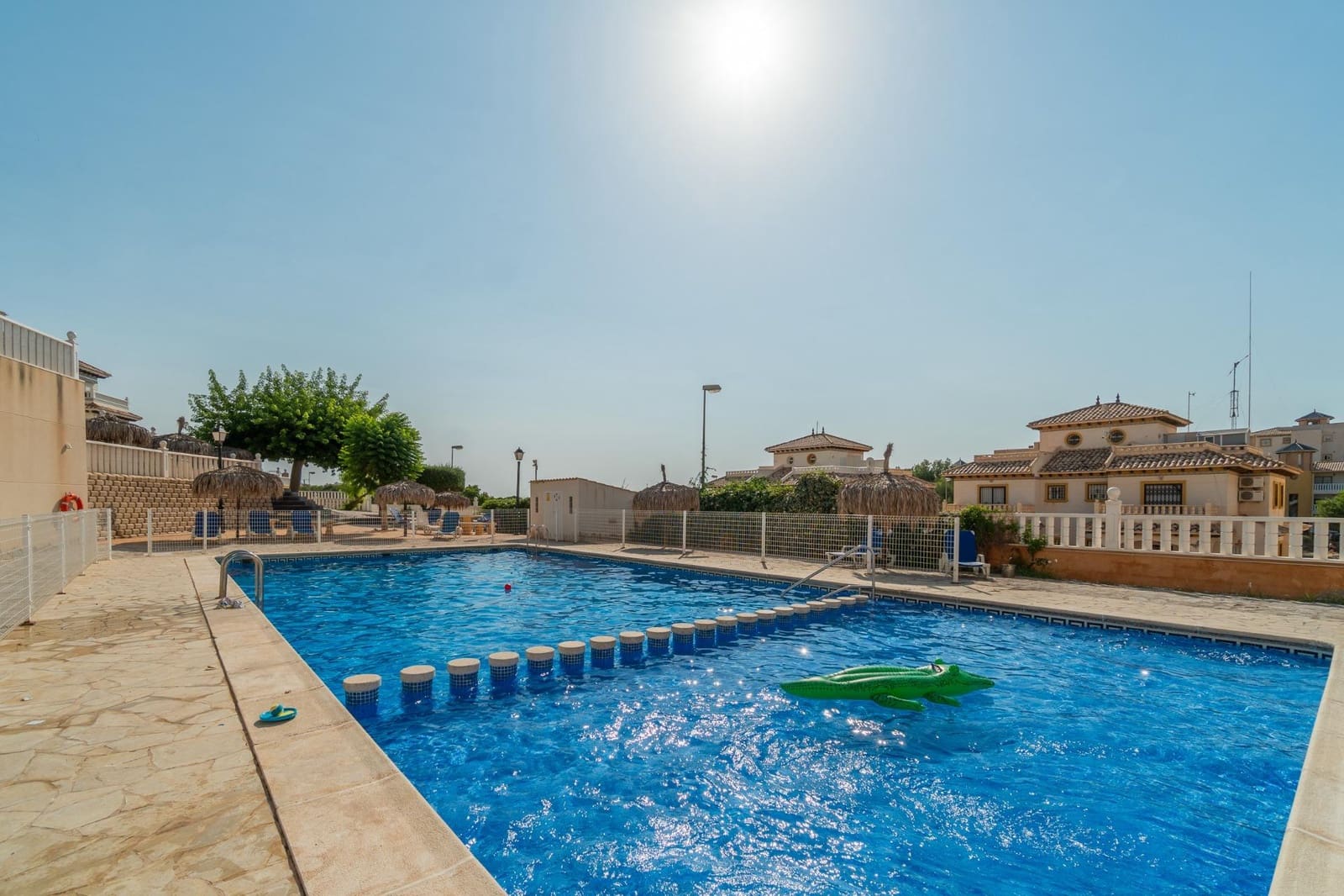 2 soverom Leilighet til salgs i Orihuela Costa med svømmebasseng - € 135 000 (Ref: 9819052)