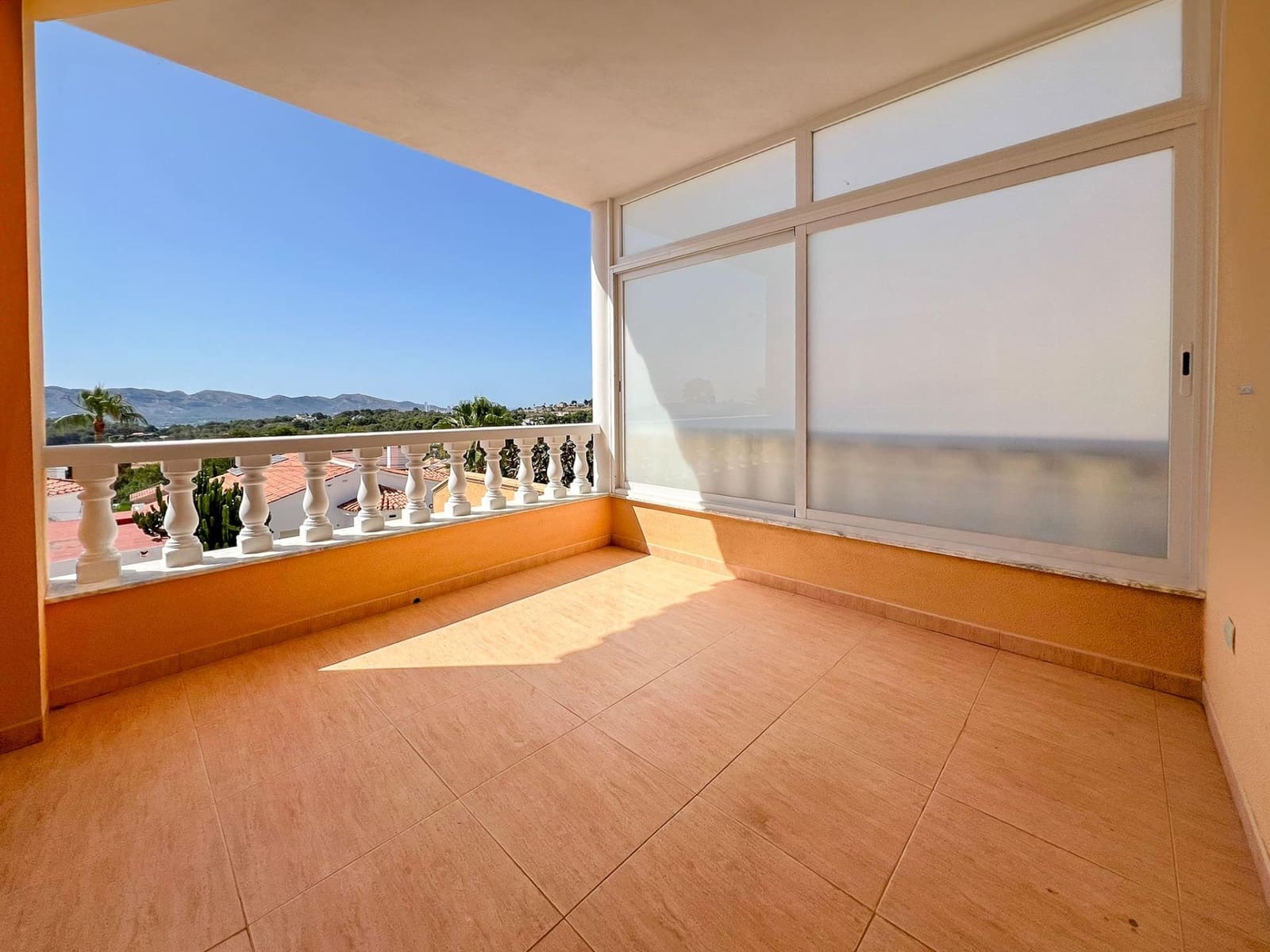 4 soveværelse Villa til salg i Alfaz del Pi / L'Alfas del Pi med swimmingpool garage - € 745.000 (Ref: 9819061)