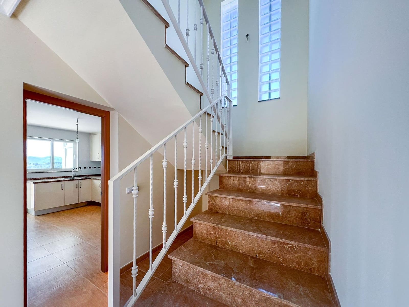 4 soveværelse Villa til salg i Alfaz del Pi / L'Alfas del Pi med swimmingpool garage - € 745.000 (Ref: 9819061)