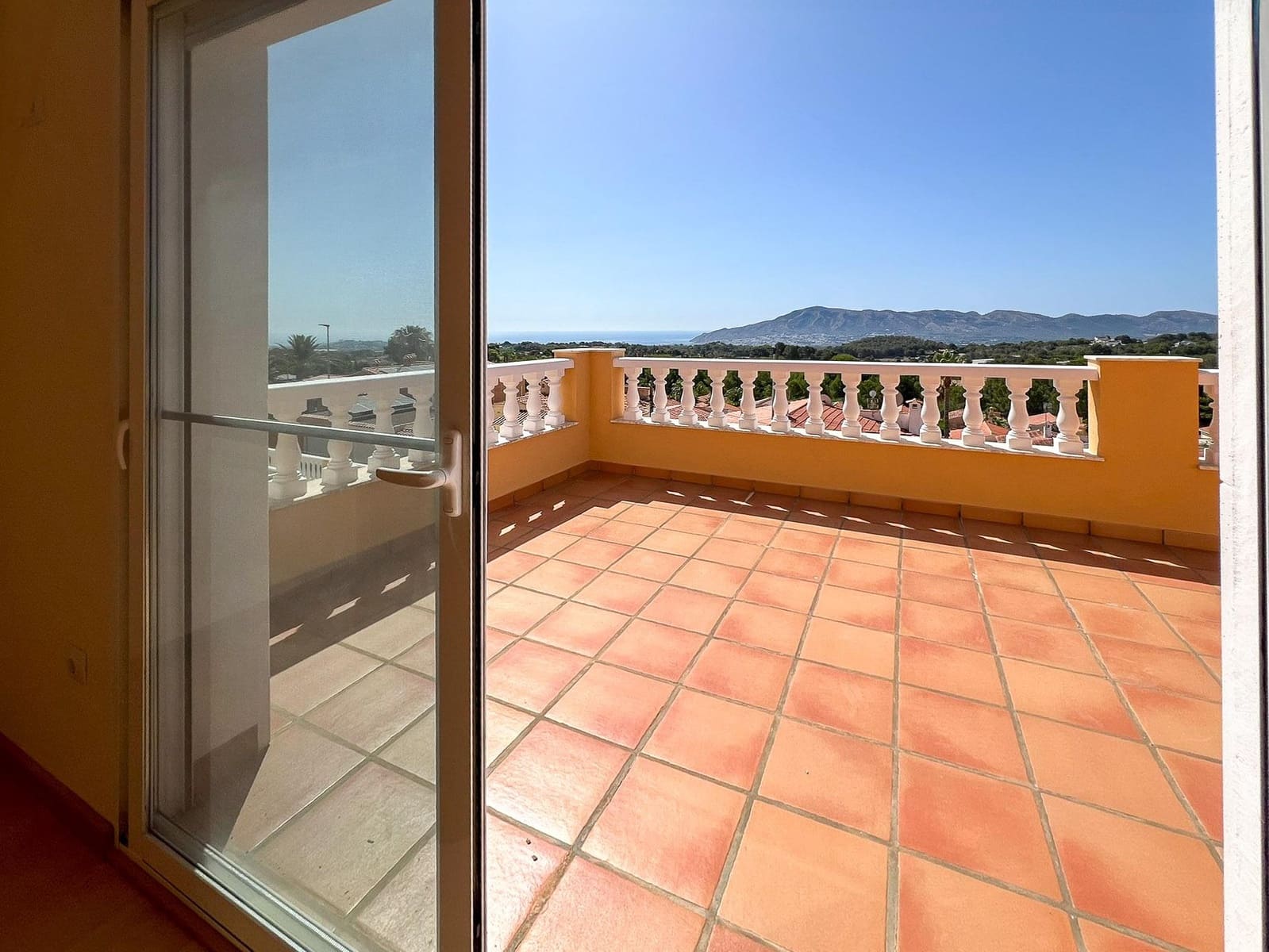 4 soveværelse Villa til salg i Alfaz del Pi / L'Alfas del Pi med swimmingpool garage - € 745.000 (Ref: 9819061)