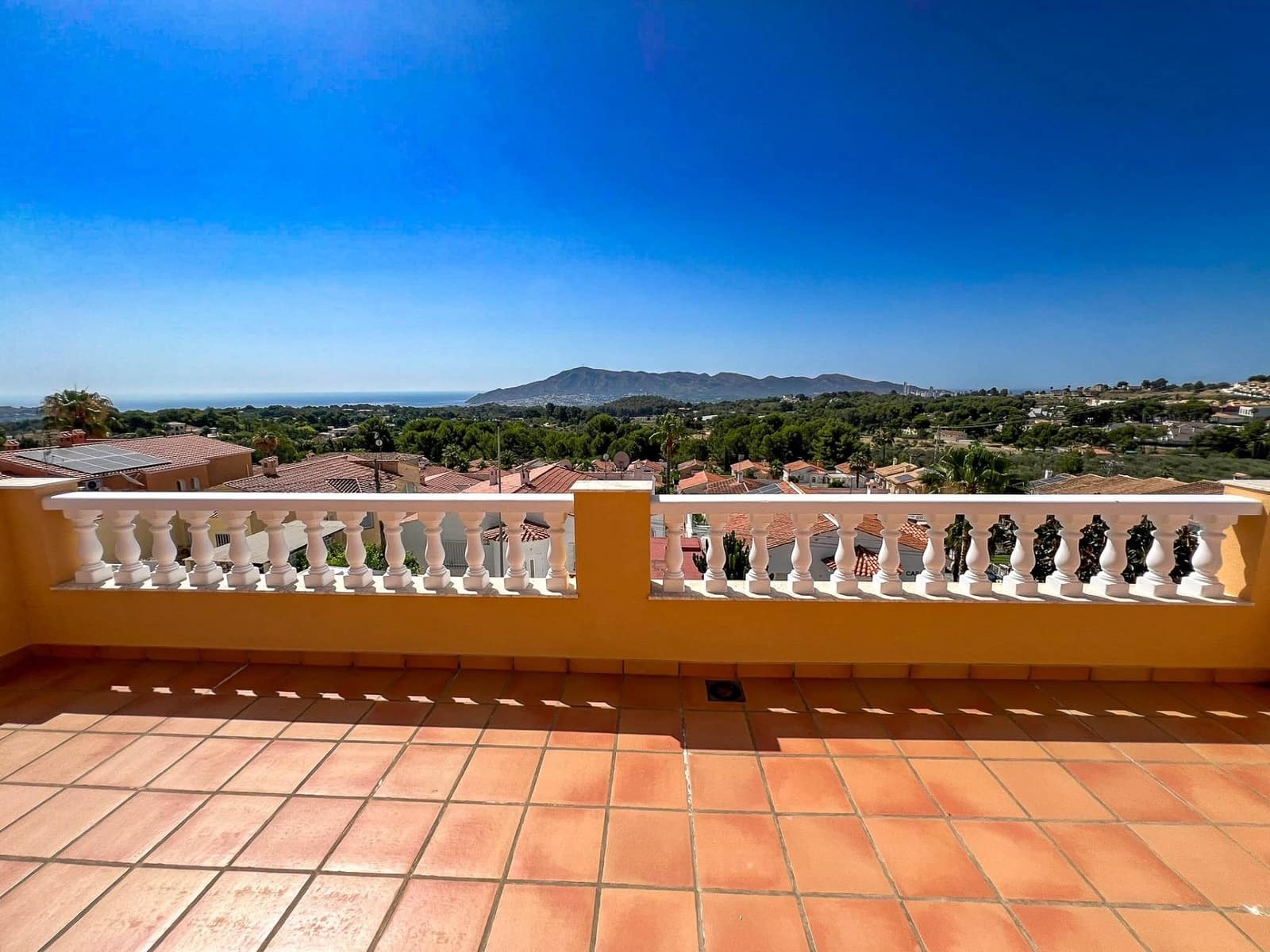 4 soveværelse Villa til salg i Alfaz del Pi / L'Alfas del Pi med swimmingpool garage - € 745.000 (Ref: 9819061)