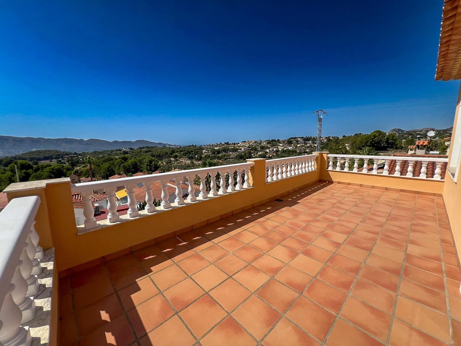 4 soveværelse Villa til salg i Alfaz del Pi / L'Alfas del Pi med swimmingpool garage - € 745.000 (Ref: 9819061)