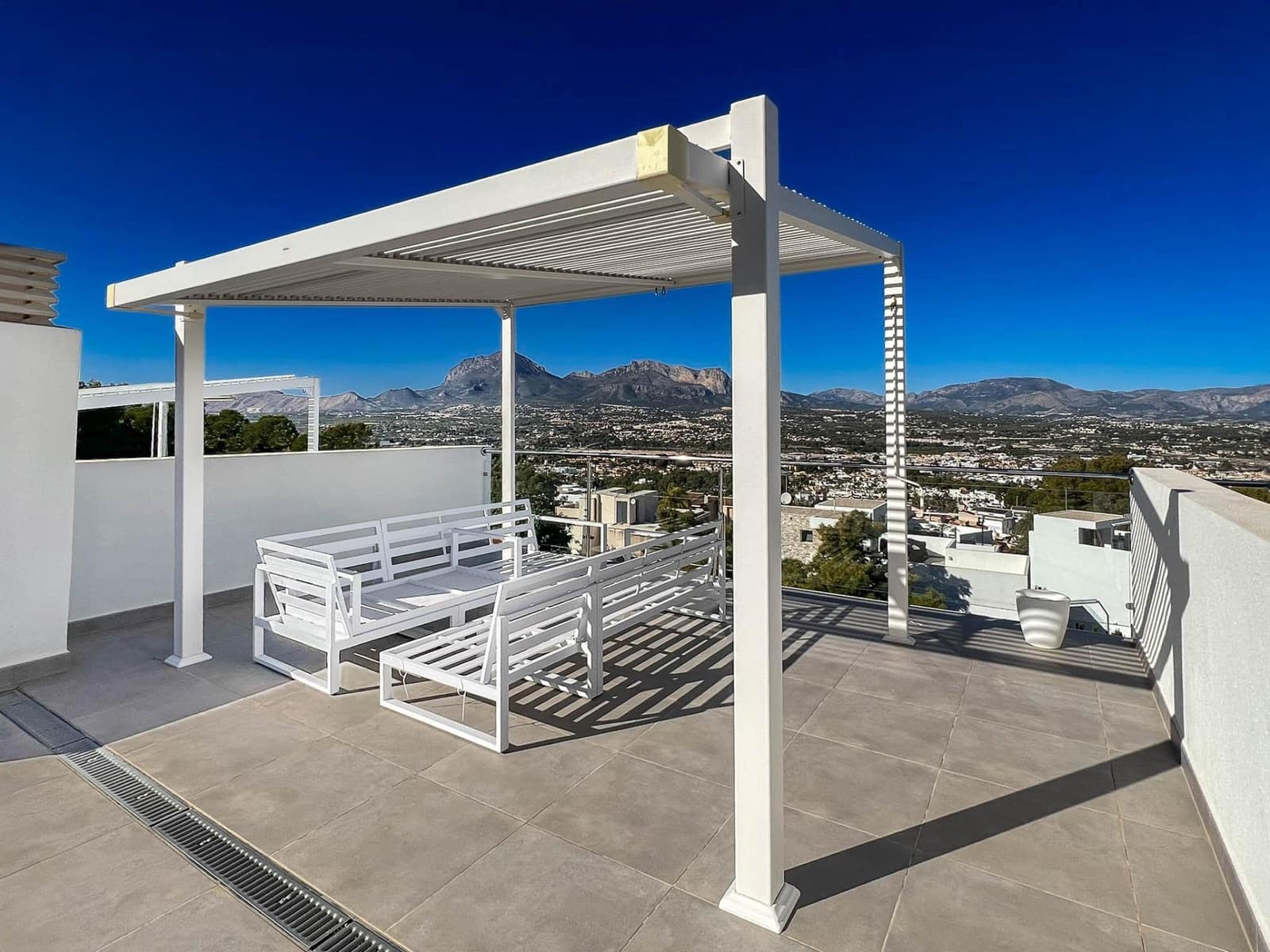 2 soveværelse Villa til salg i Alfaz del Pi / L'Alfas del Pi med swimmingpool - € 575.000 (Ref: 9819062)