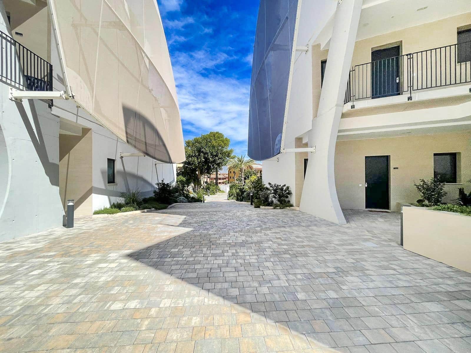 2 soveværelse Lejlighed til salg i Alfaz del Pi / L'Alfas del Pi med swimmingpool garage - € 649.000 (Ref: 9819063)