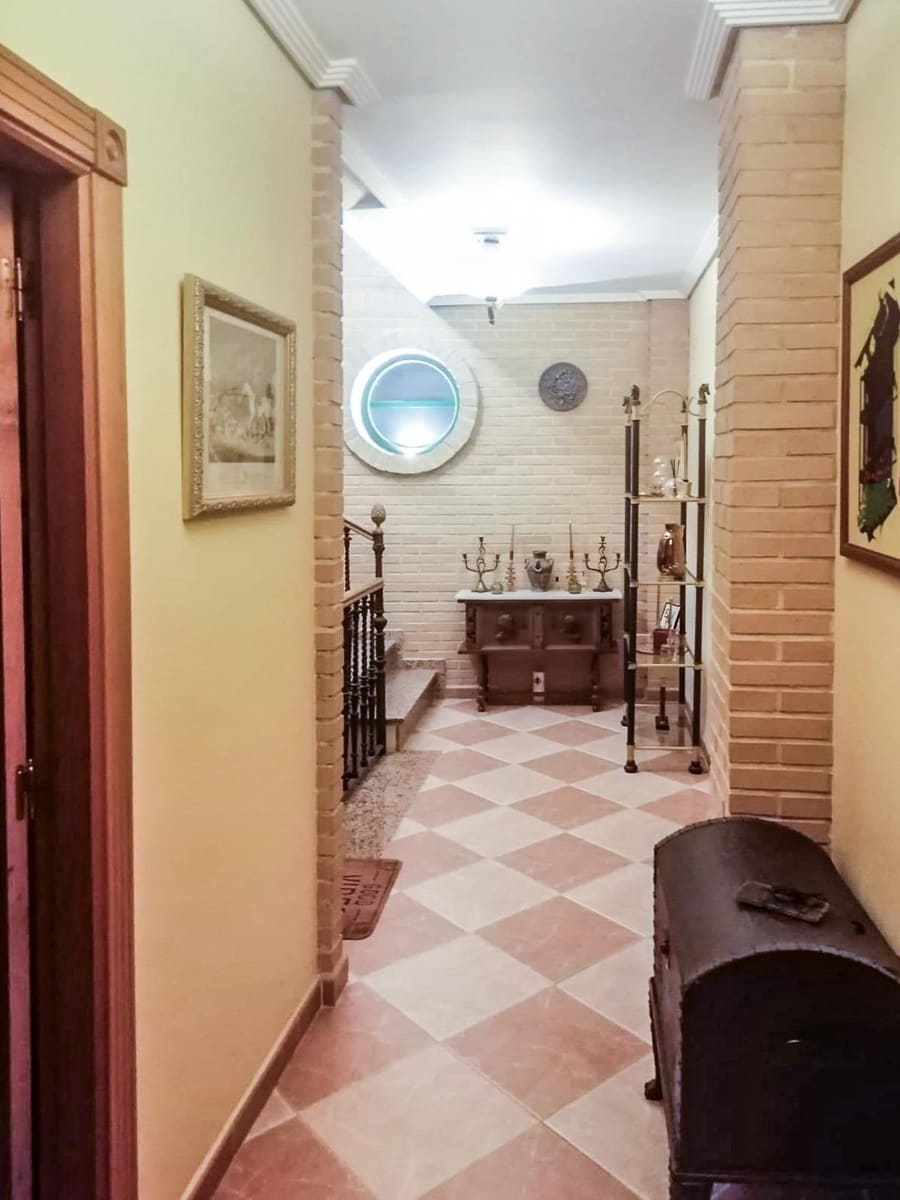 8 slaapkamer Villa te koop in Benidorm met zwembad - € 945.000 (Ref: 9819069)