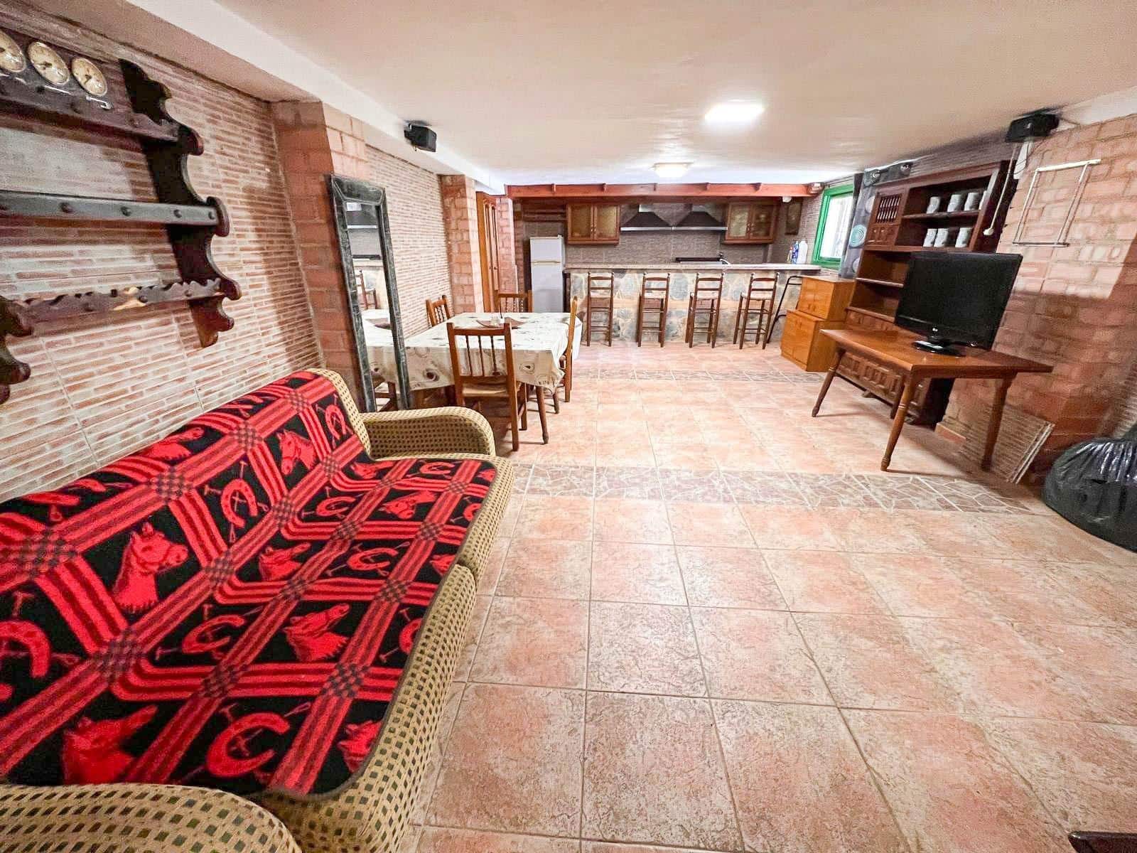 8 slaapkamer Villa te koop in Benidorm met zwembad - € 945.000 (Ref: 9819069)