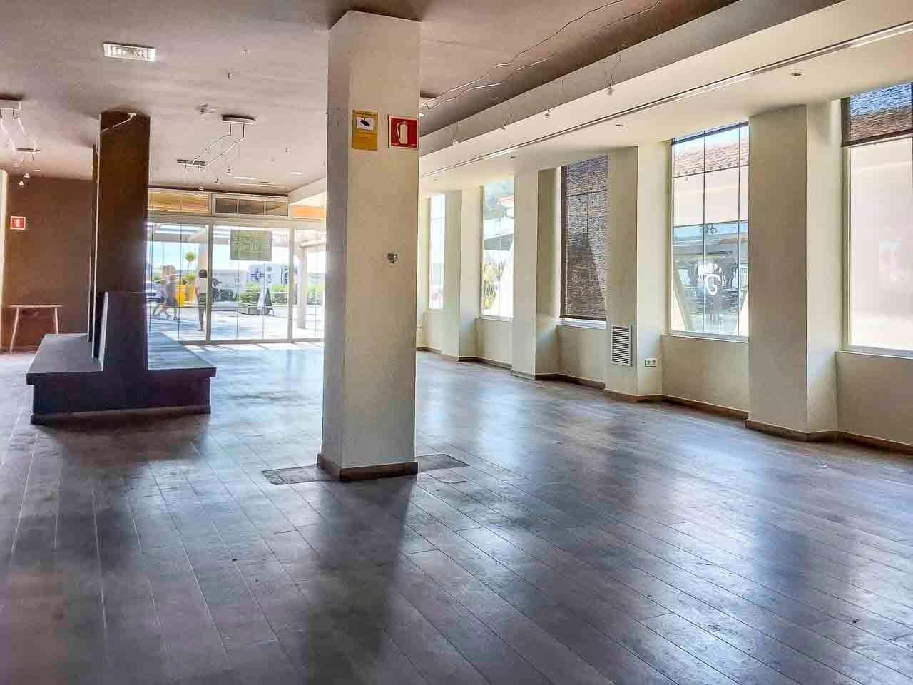 Commercieel te koop in Altea - € 695.000 (Ref: 9819077)