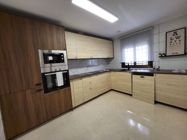 3 soveværelse Byhus til salg i San Miguel de Salinas med swimmingpool - € 229.000 (Ref: 9819406)
