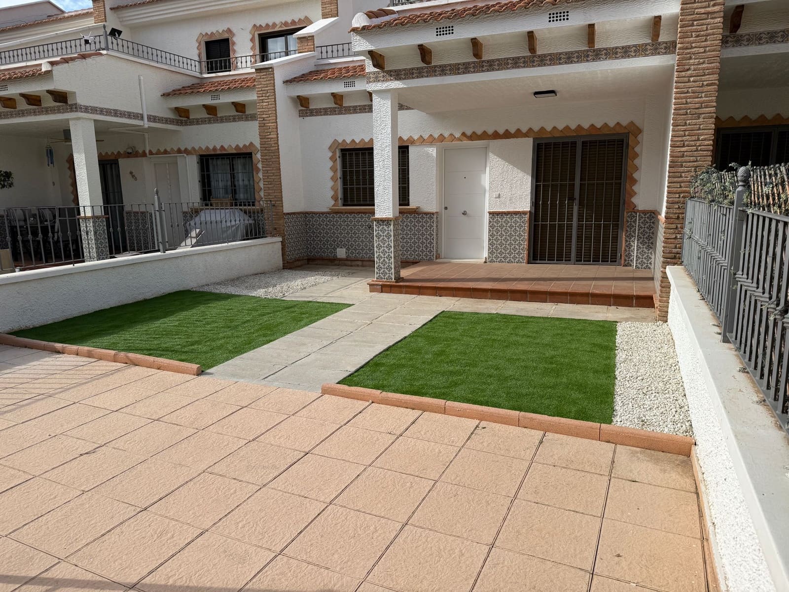 3 soveværelse Byhus til salg i San Miguel de Salinas med swimmingpool - € 229.000 (Ref: 9819406)