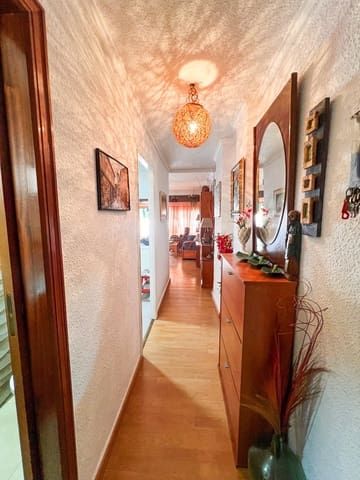 2 chambre Penthouse à vendre à Guardamar Playa, Guardamar del Segura avec garage - 239 000 € (Ref: 9819416)