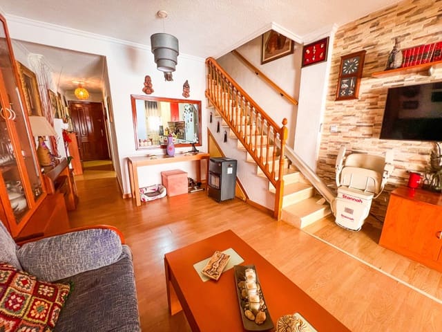 2 chambre Penthouse à vendre à Guardamar Playa, Guardamar del Segura avec garage - 239 000 € (Ref: 9819416)