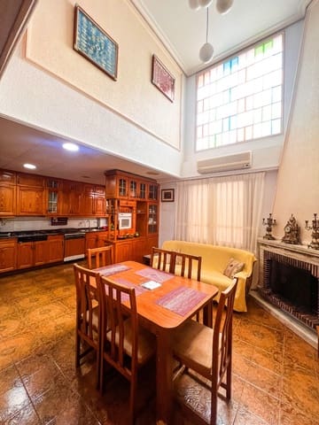 Casa de 5 habitaciones en Zona Pueblo, Guardamar del Segura en venta con garaje - 380.000 € (Ref: 9819417)