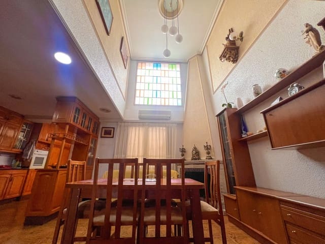 Casa de 5 habitaciones en Zona Pueblo, Guardamar del Segura en venta con garaje - 380.000 € (Ref: 9819417)