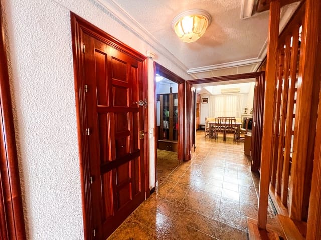 5 quarto Casa em Banda para venda em Zona Pueblo, Guardamar del Segura com garagem - 380 000 € (Ref: 9819417)