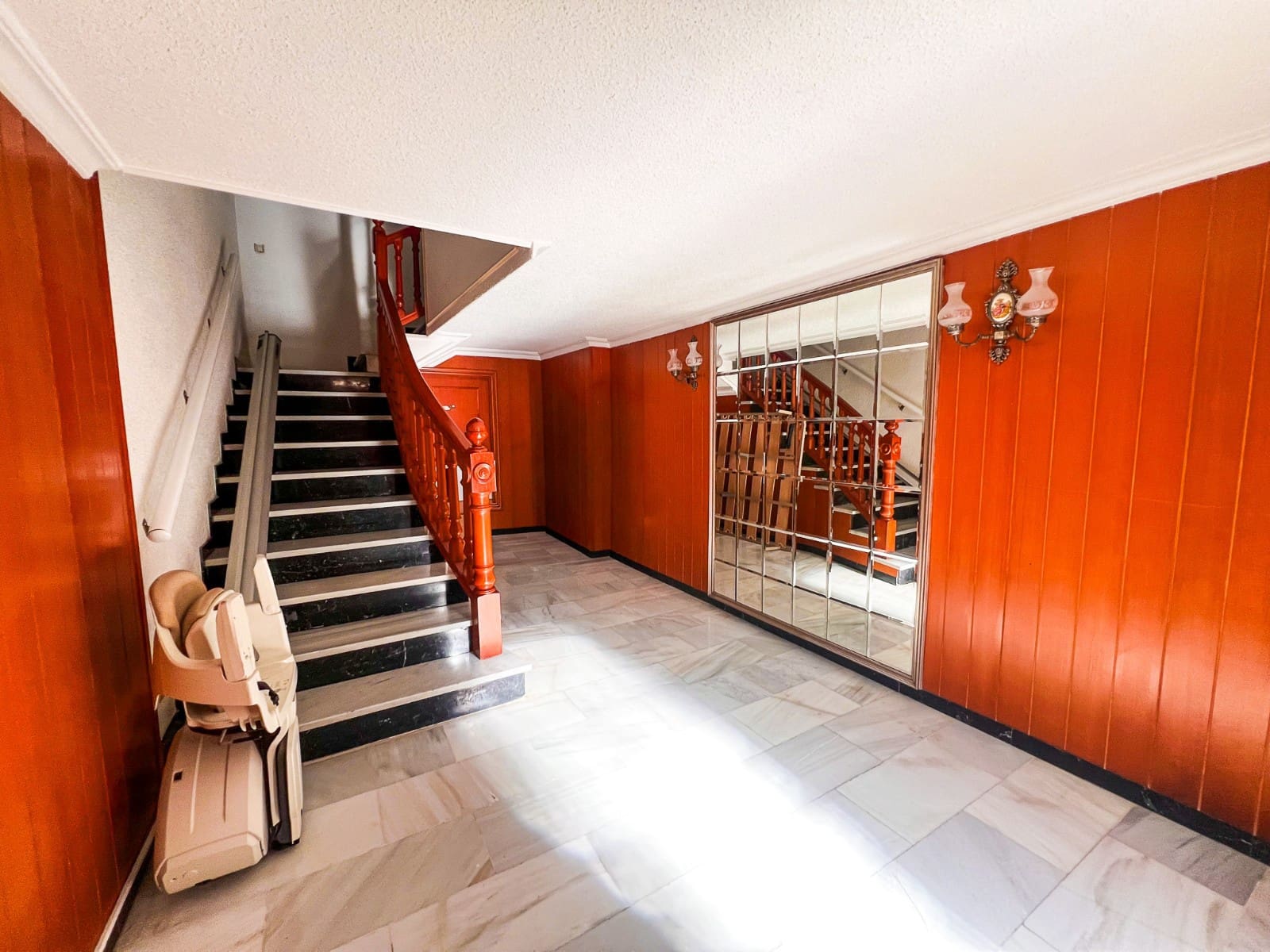 Casa de 5 habitaciones en Guardamar del Segura en venta con garaje - 380.000 € (Ref: 9819417)