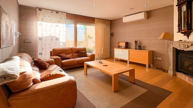 4 soverom Villa til salgs i El Moncayo, Guardamar del Segura med svømmebasseng garasje - € 950 000 (Ref: 9819419)