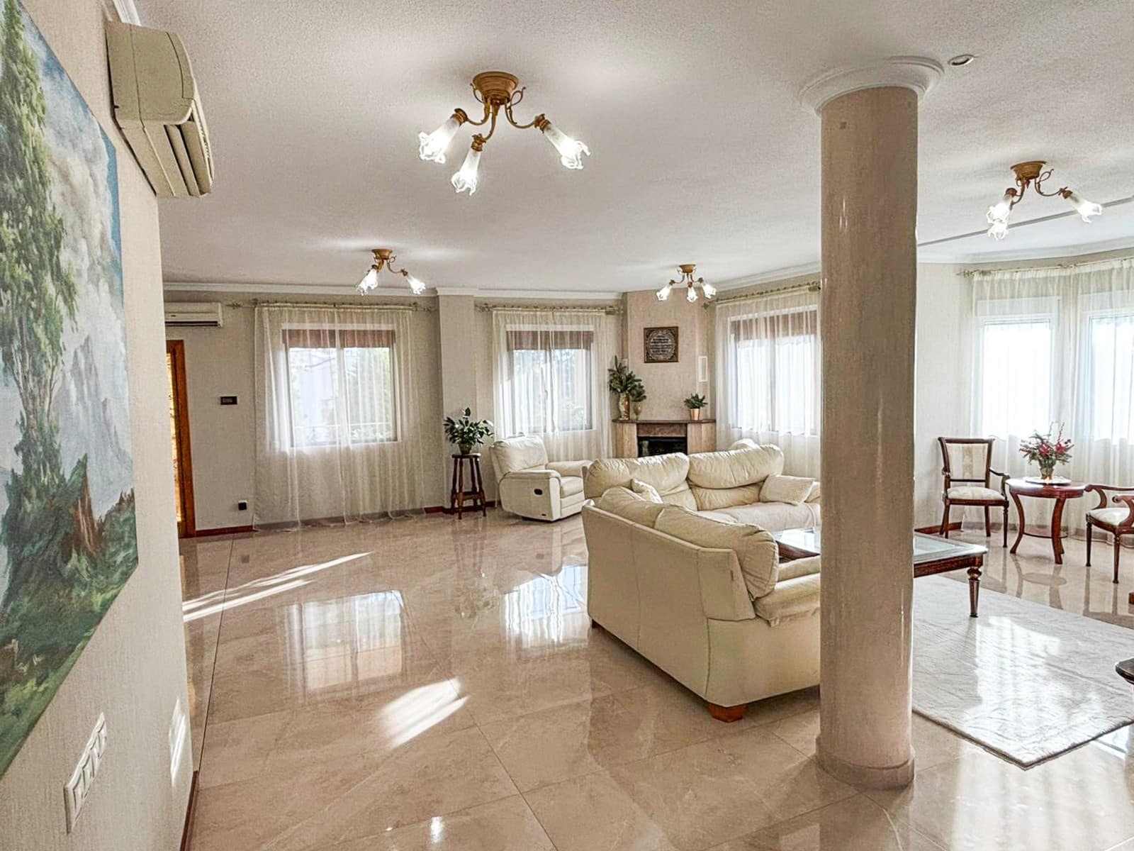 5 bedroom Villa for sale in Ciudad Quesada with pool garage - € 630,000 (Ref: 9819426)