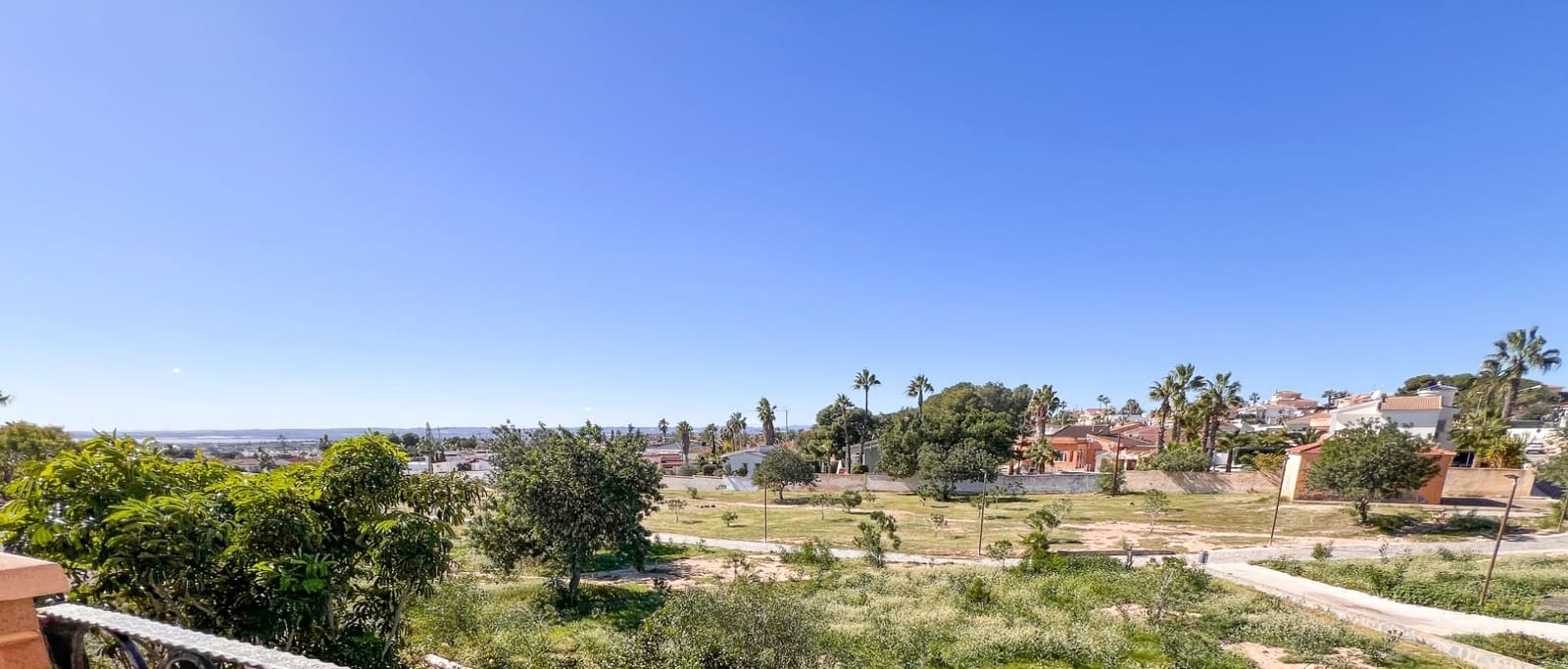 5 bedroom Villa for sale in Ciudad Quesada with pool garage - € 630,000 (Ref: 9819426)