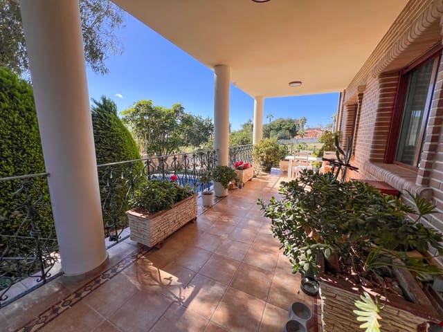 5 bedroom Villa for sale in Ciudad Quesada, Rojales with pool garage - € 630,000 (Ref: 9819426)