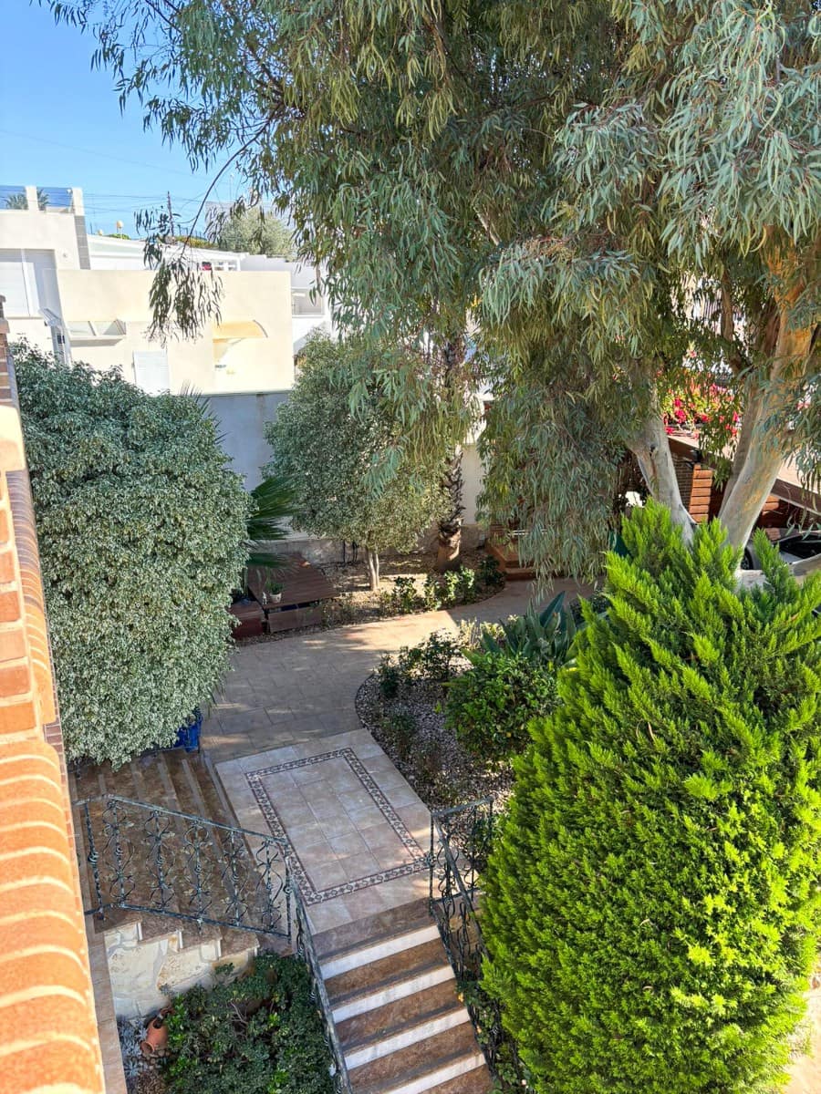 5 bedroom Villa for sale in Ciudad Quesada with pool garage - € 630,000 (Ref: 9819426)