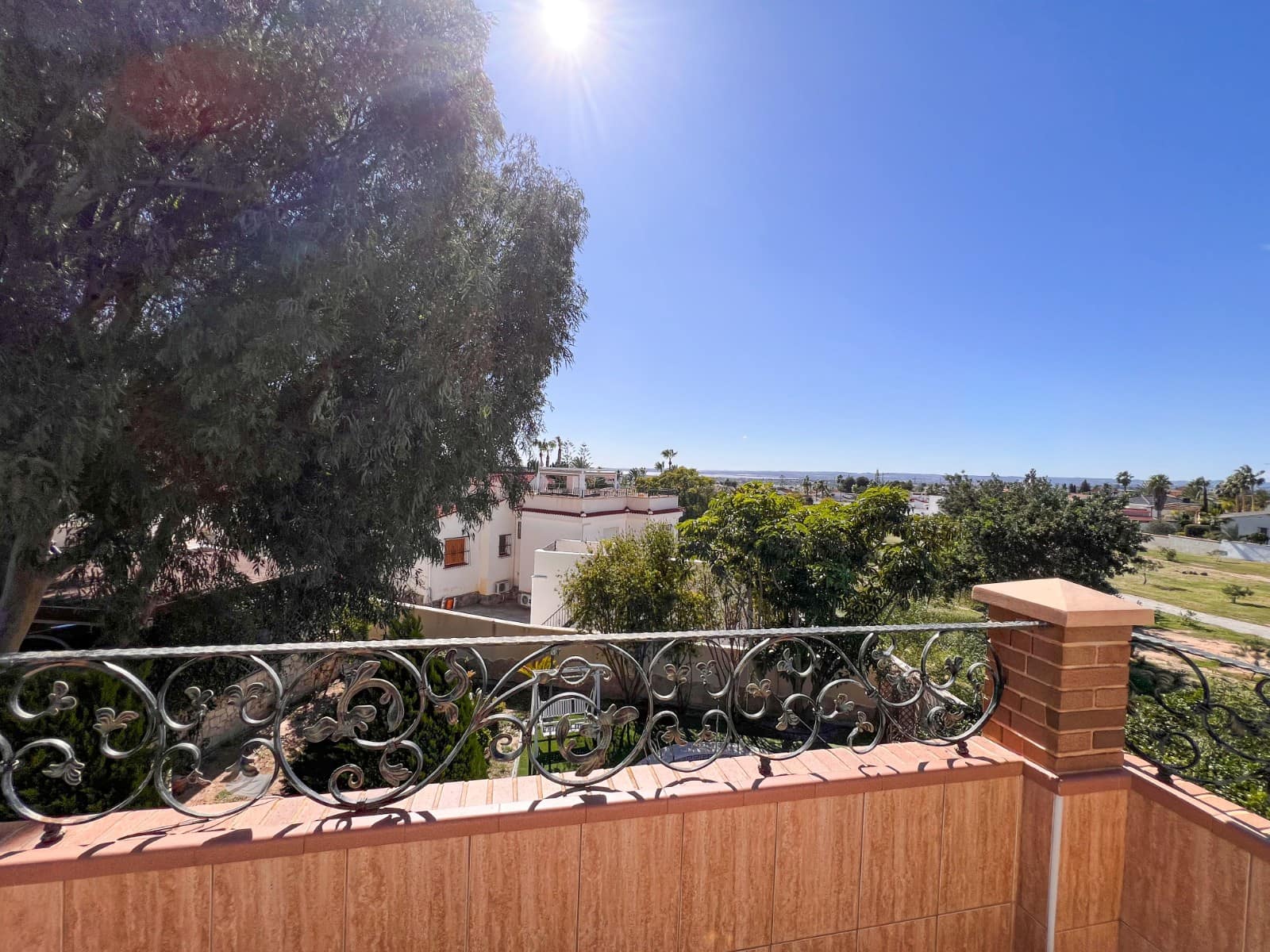 5 bedroom Villa for sale in Ciudad Quesada with pool garage - € 630,000 (Ref: 9819426)