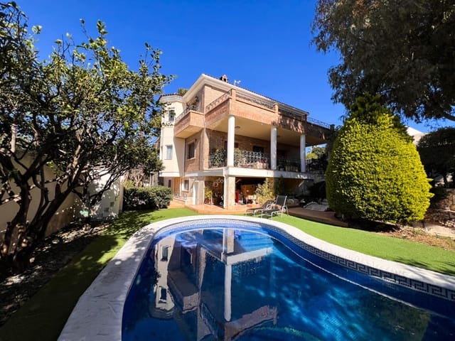 5 bedroom Villa for sale in Ciudad Quesada, Rojales with pool garage - € 630,000 (Ref: 9819426)