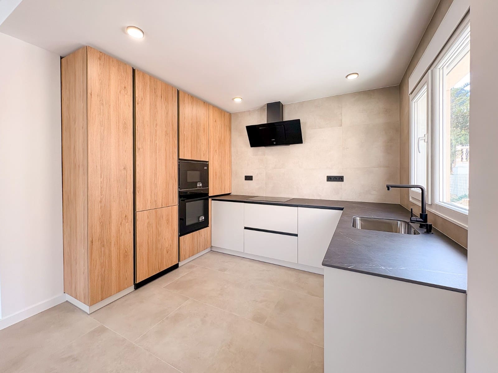 3 Zimmer Haus zu verkaufen in El Campello mit Garage - 550.000 € (Ref: 9819427)