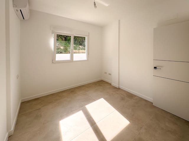 3 soverom Hus til salgs i El Campello med garasje - € 550 000 (Ref: 9819427)