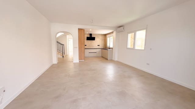 3 soverom Hus til salgs i El Campello med garasje - € 550 000 (Ref: 9819427)
