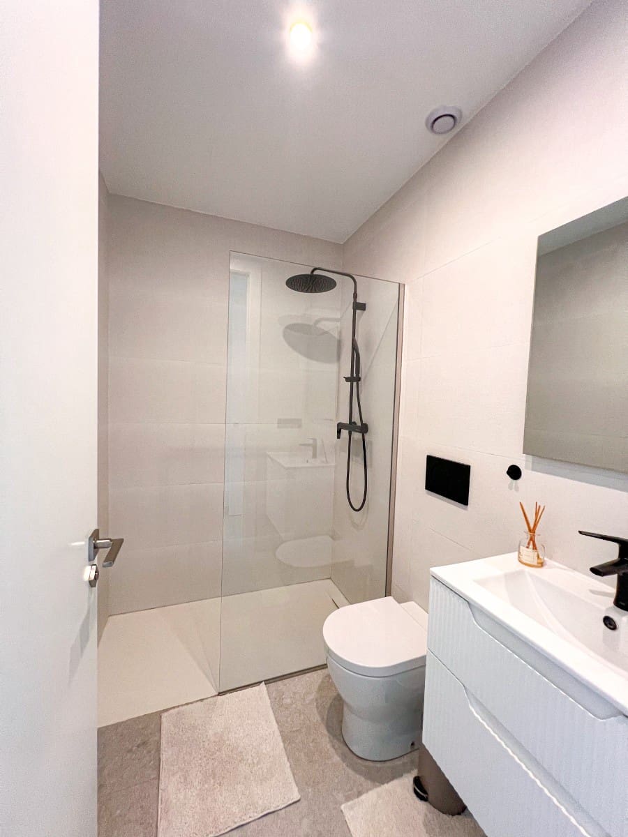 3 chambre Appartement à vendre à Guardamar del Segura avec piscine garage - 399 000 € (Ref: 9819428)