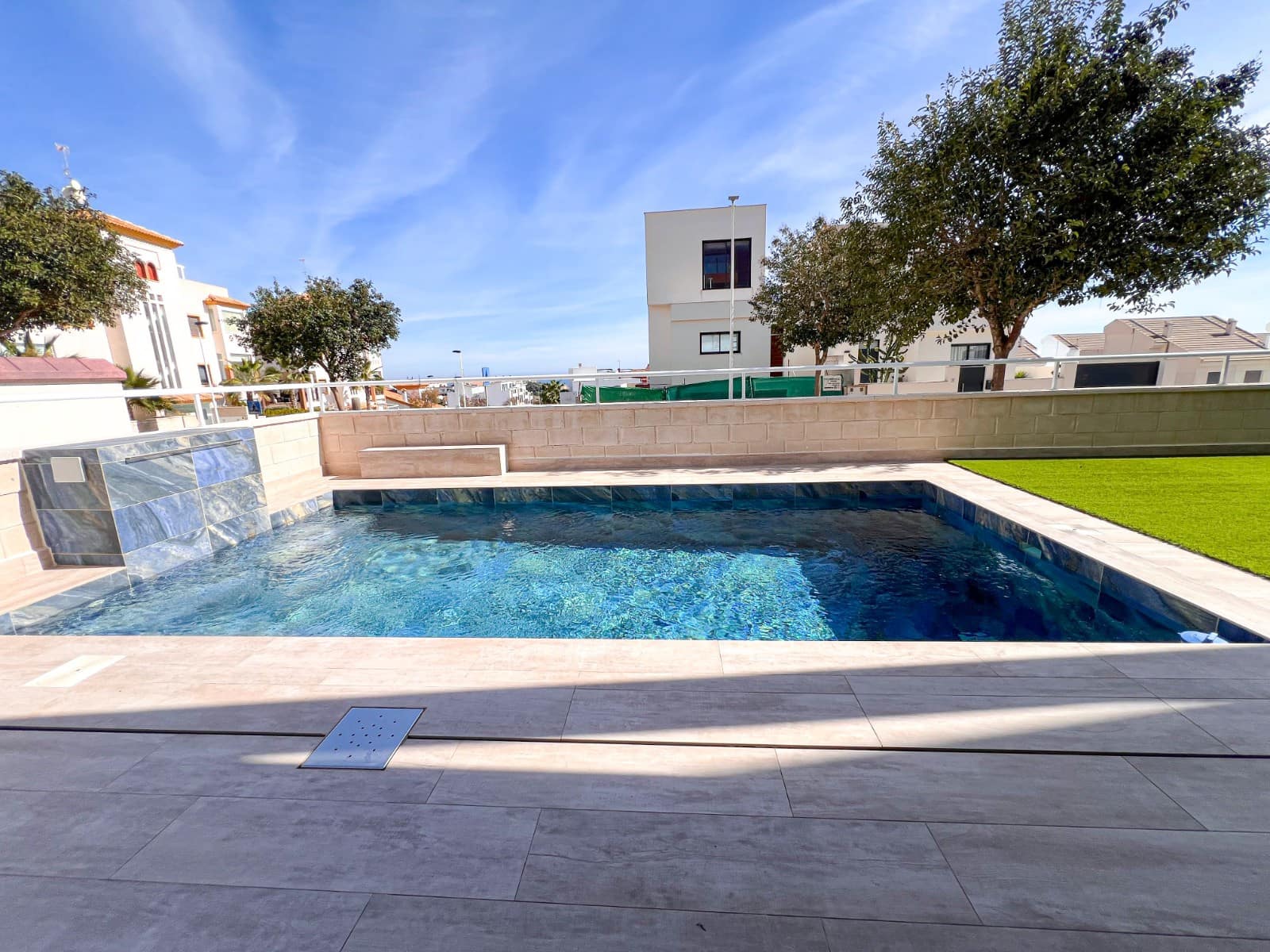 3 chambre Appartement à vendre à Guardamar del Segura avec piscine garage - 399 000 € (Ref: 9819428)