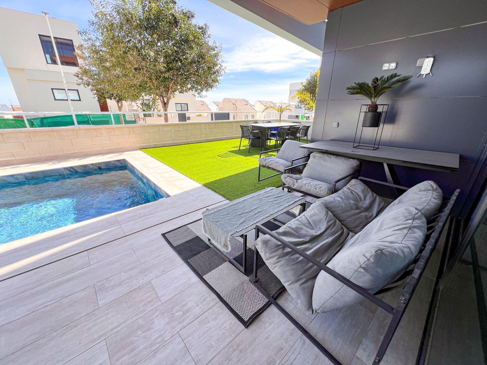 3 chambre Appartement à vendre à Guardamar del Segura avec piscine garage - 399 000 € (Ref: 9819428)