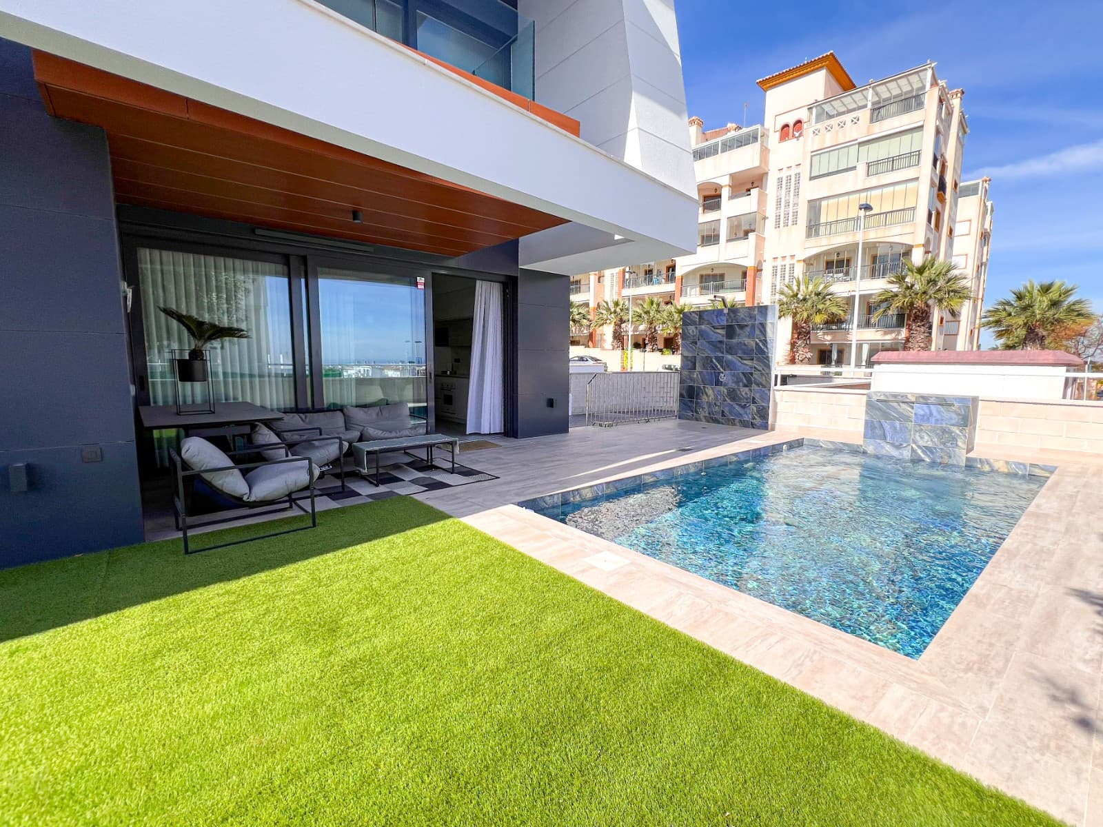 3 chambre Appartement à vendre à Guardamar del Segura avec piscine garage - 399 000 € (Ref: 9819428)