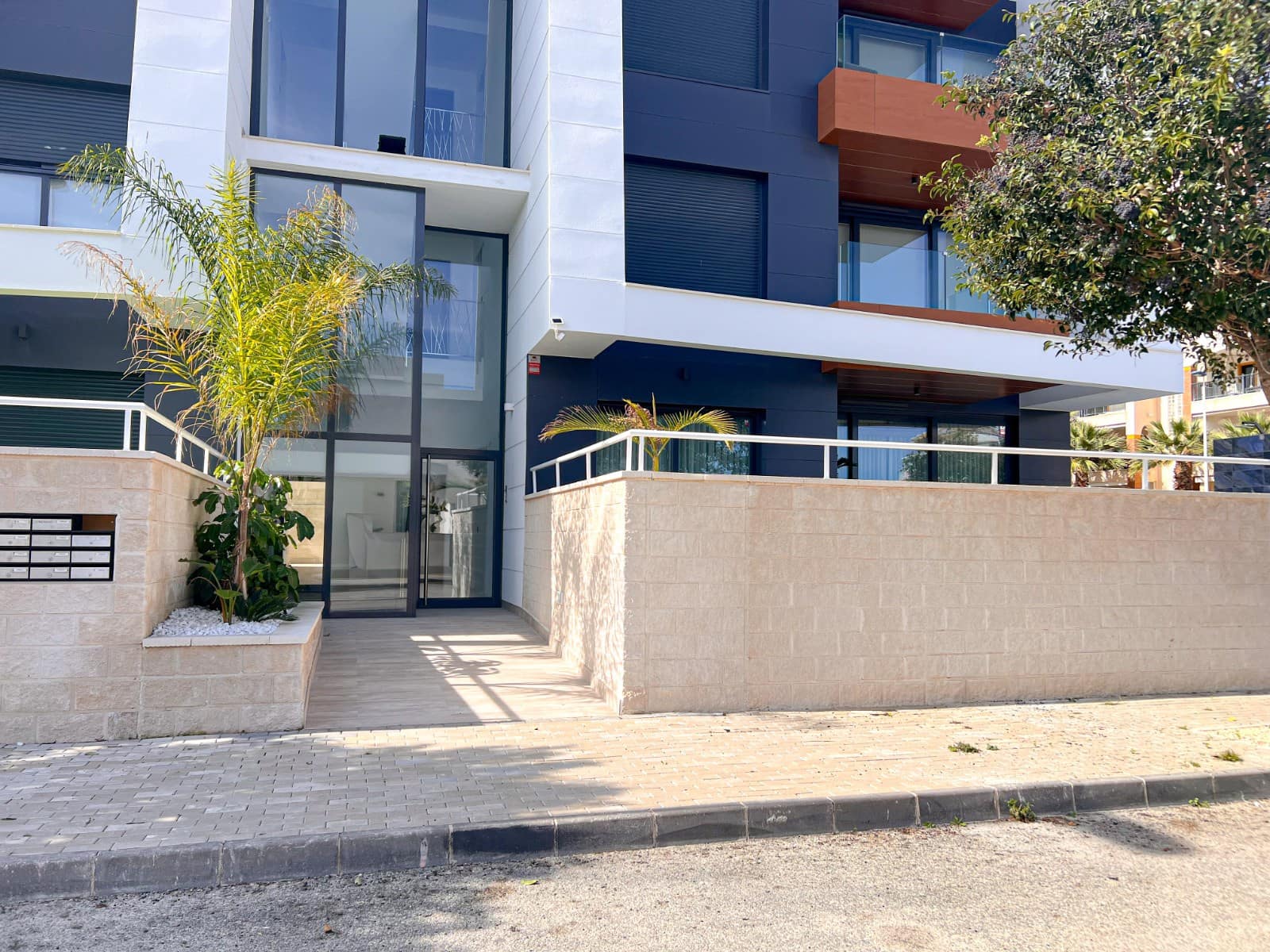 3 chambre Appartement à vendre à Guardamar del Segura avec piscine garage - 399 000 € (Ref: 9819428)