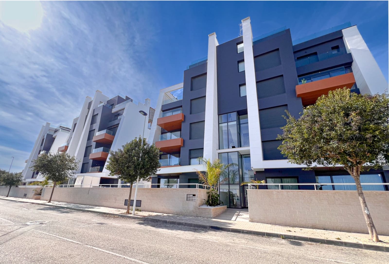 3 chambre Appartement à vendre à Guardamar del Segura avec piscine garage - 399 000 € (Ref: 9819428)