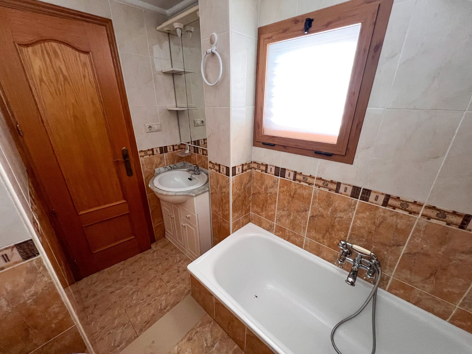 6 bedroom Townhouse for sale in Torrevieja with pool - € 480,000 (Ref: 9819429)