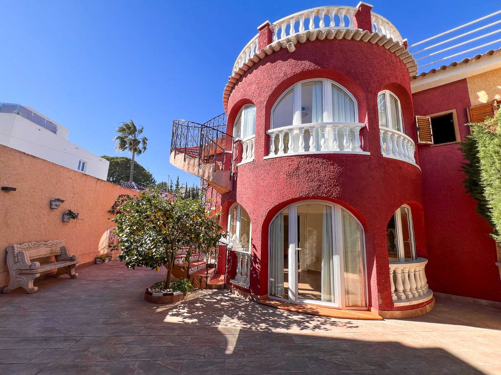 6 bedroom Townhouse for sale in Torrevieja with pool - € 480,000 (Ref: 9819429)