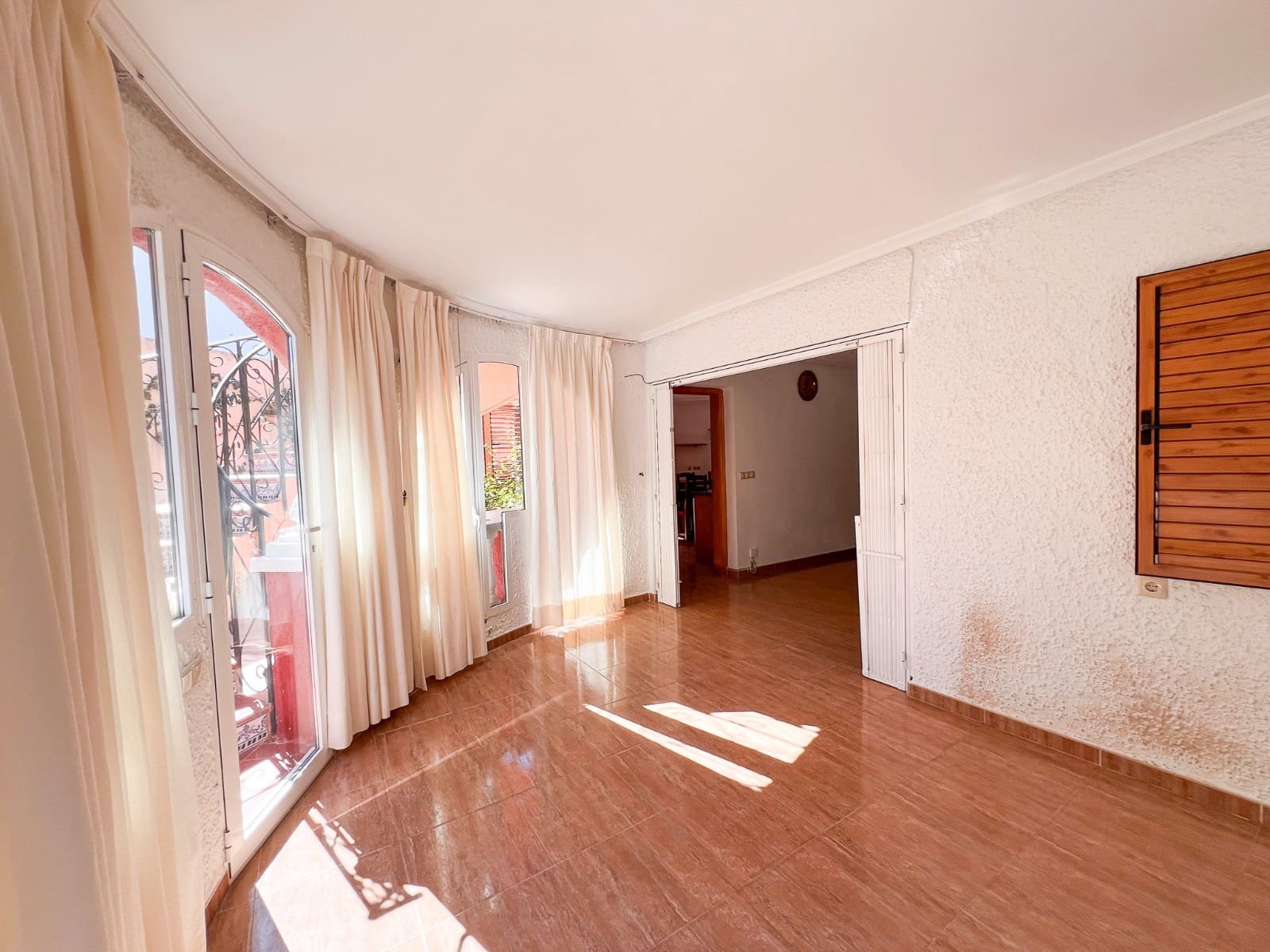 6 bedroom Townhouse for sale in Torrevieja with pool - € 480,000 (Ref: 9819429)