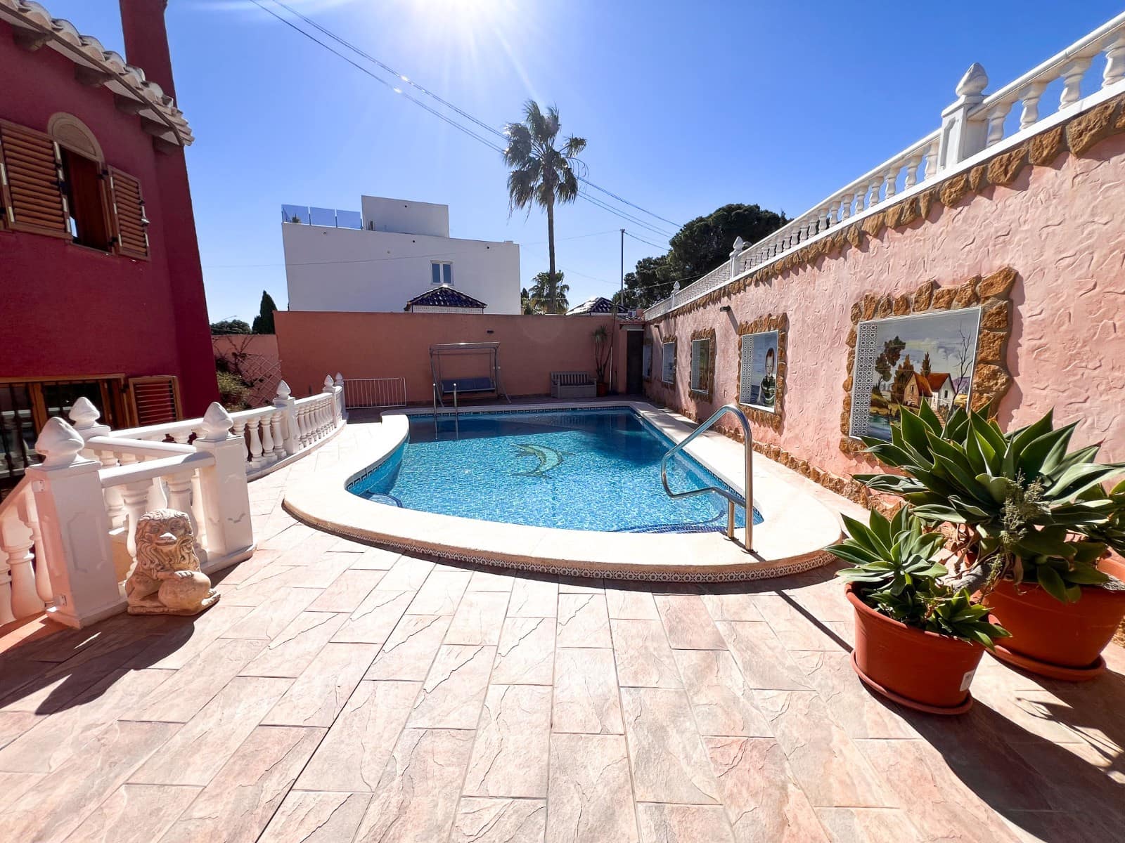 6 bedroom Townhouse for sale in Torrevieja with pool - € 480,000 (Ref: 9819429)